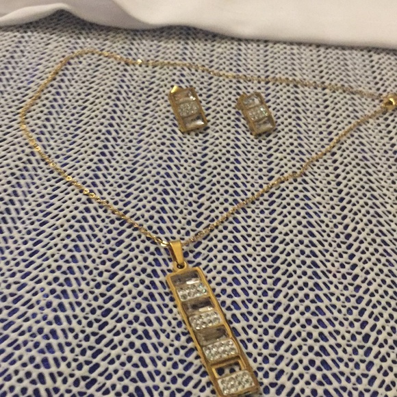 Unique set - Picture 5 of 5